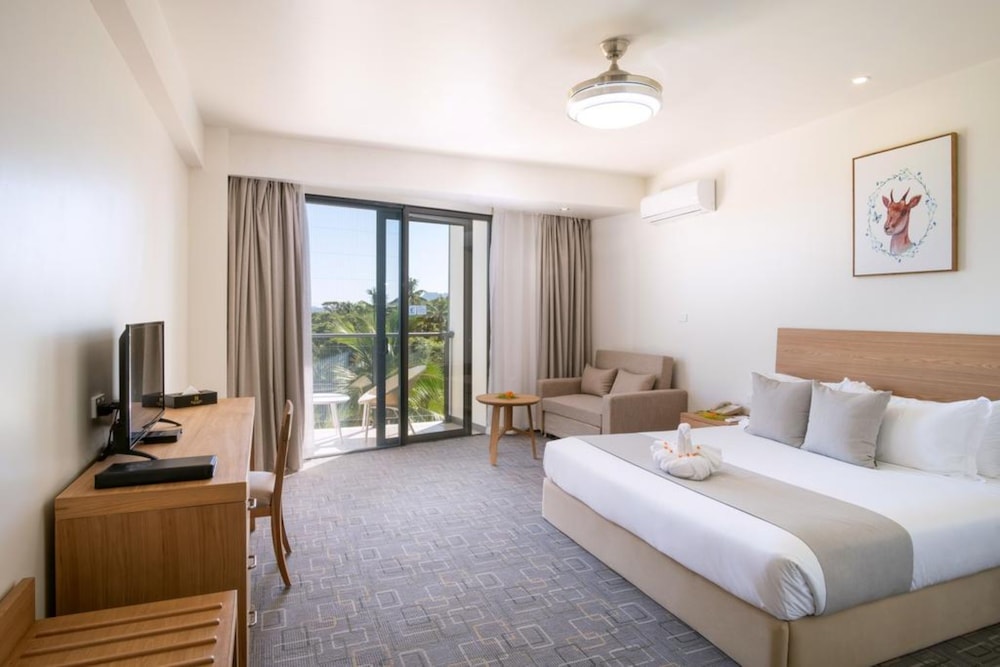 ROOM, BAY VIEW