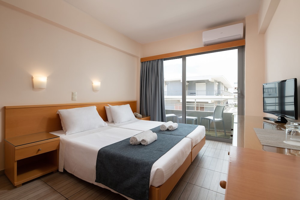 Nafsika Hotel 8/39