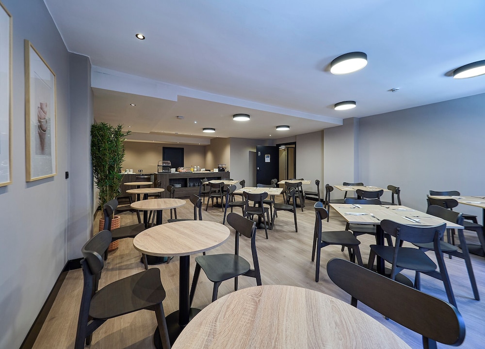B48 Oviedo Opera 50/62