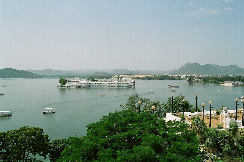 Hotel Gyan Garh Udaipur 42/49