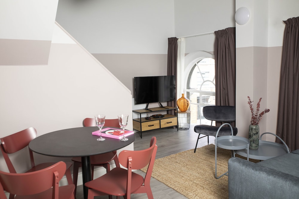 Aldgate Commercial House Apartments 34/37