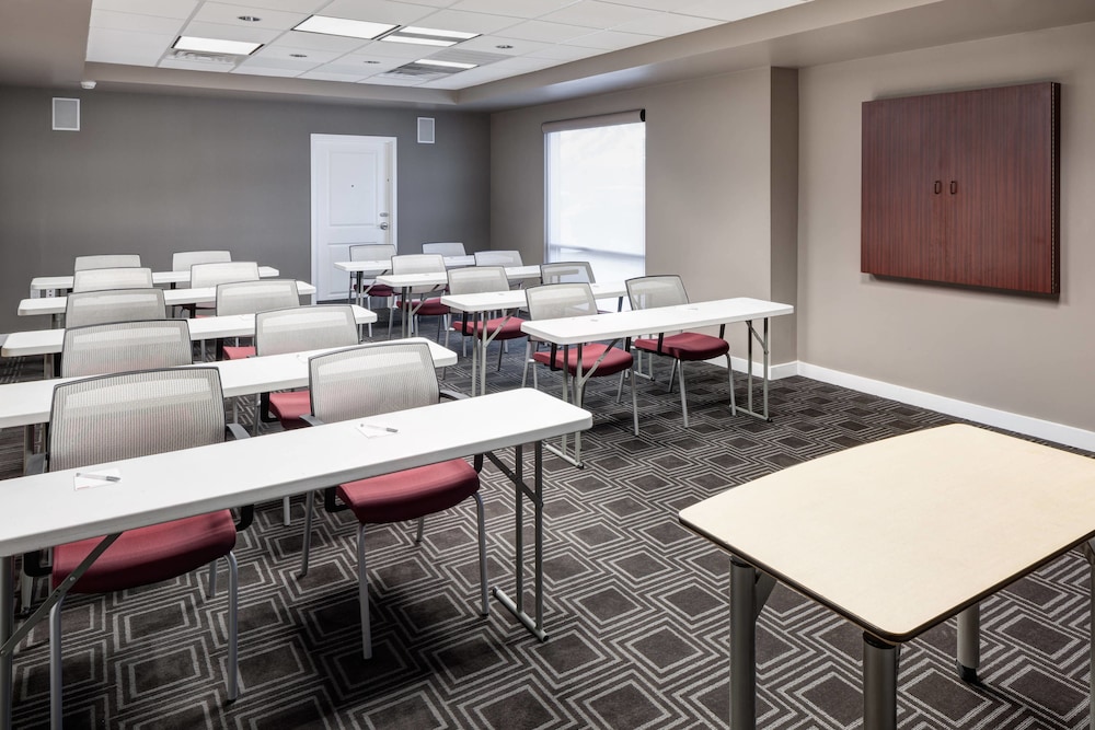 Towneplace Suites By Marriott Columbia Southeast Ft Jackson 40/47