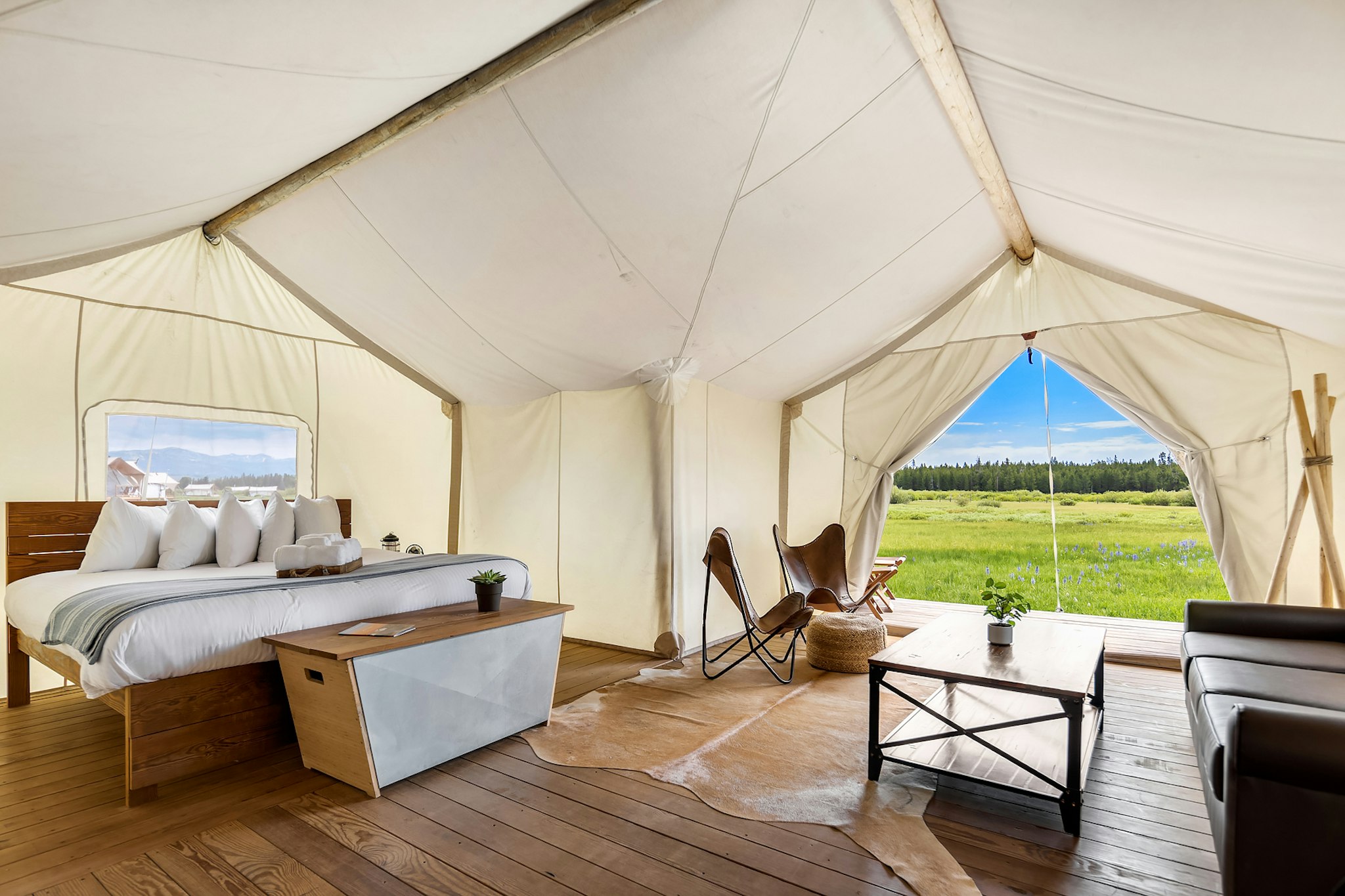 Under Canvas Yellowstone 12/34