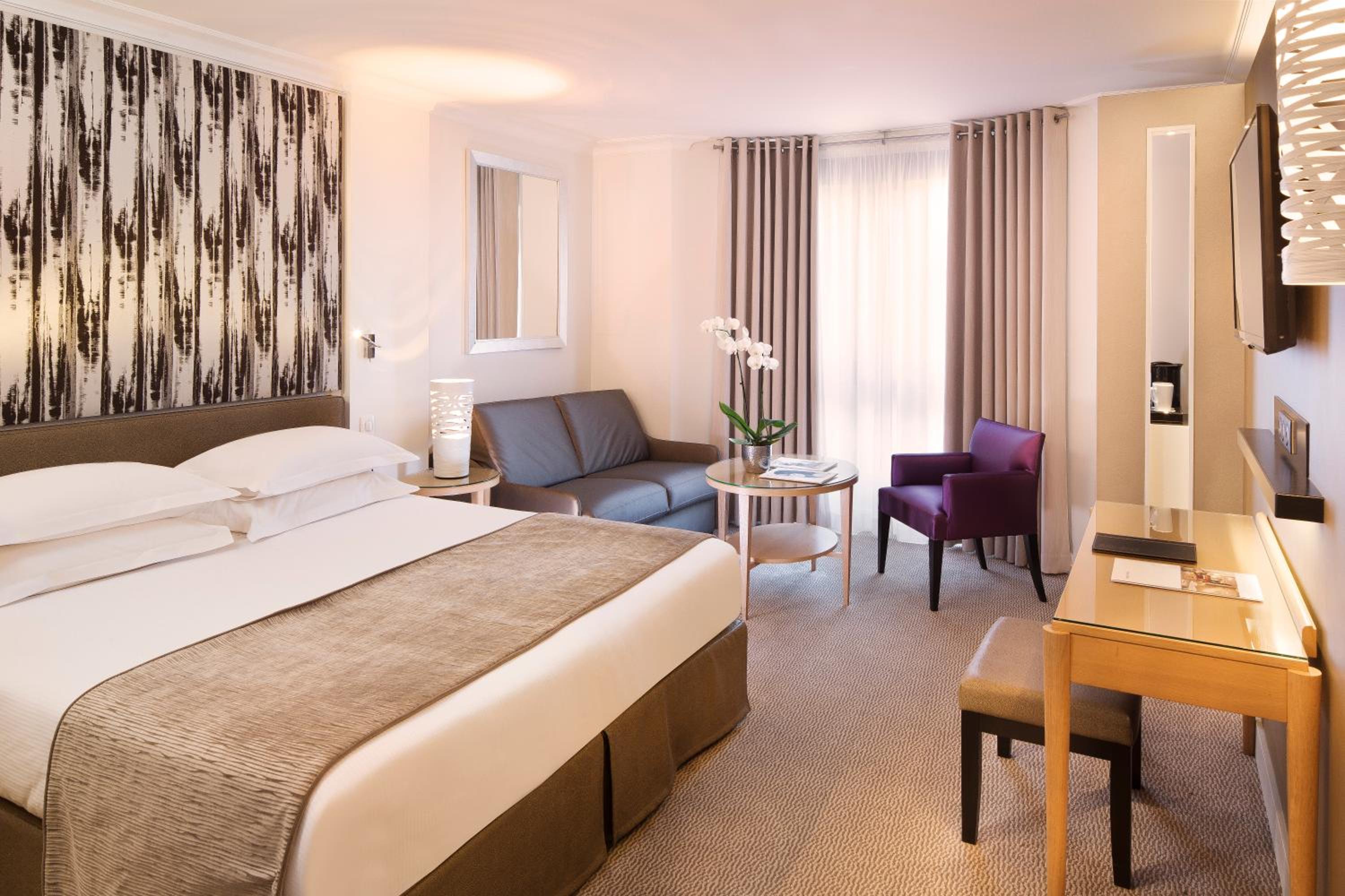 Junior Suite, Sofa