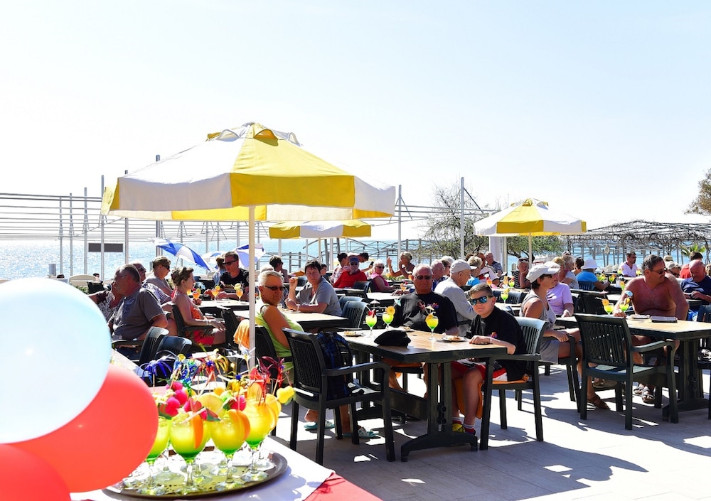 Febeach Hotel 33/50