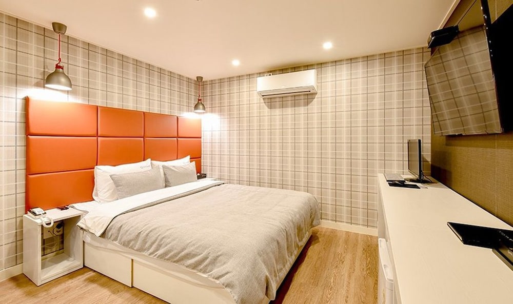 Boutique Hotel Haru 8/23