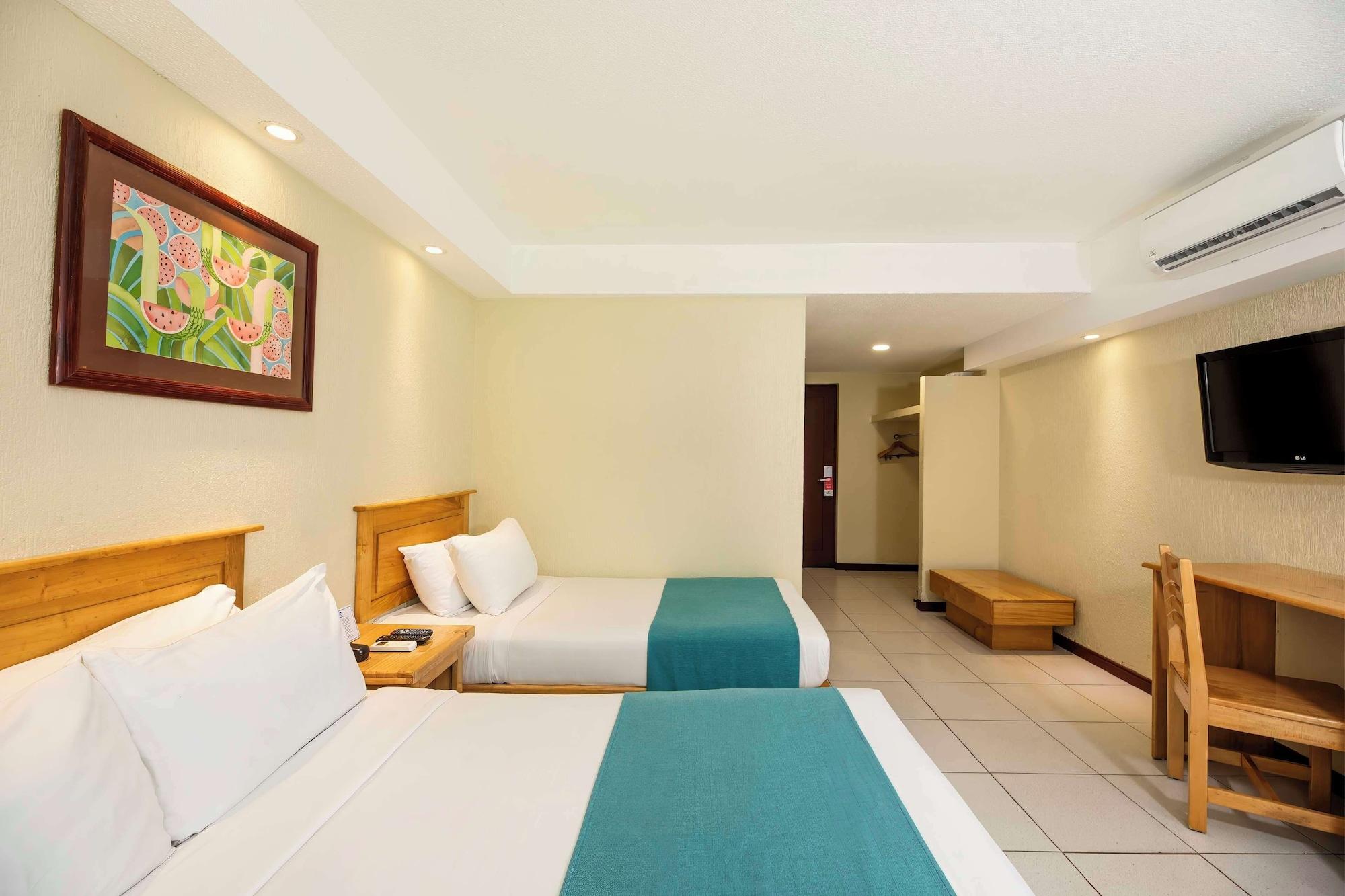 Standard, Multiple Beds, Garden View, Accessible