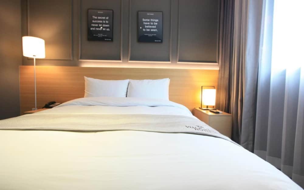 Vella Suite Hotel 15/50