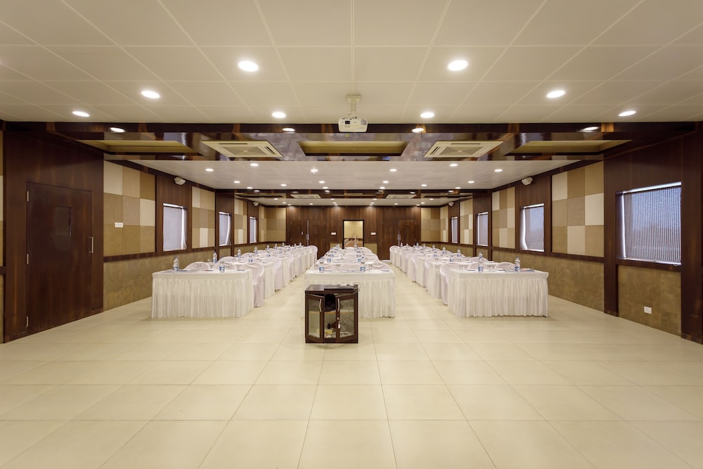 Serena Beach Resort 2/50