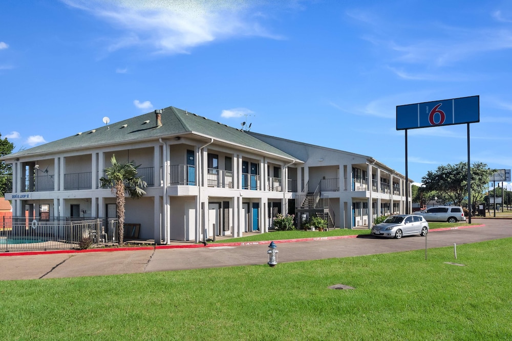 Motel6 Irving, TX - Loop 12 24/31
