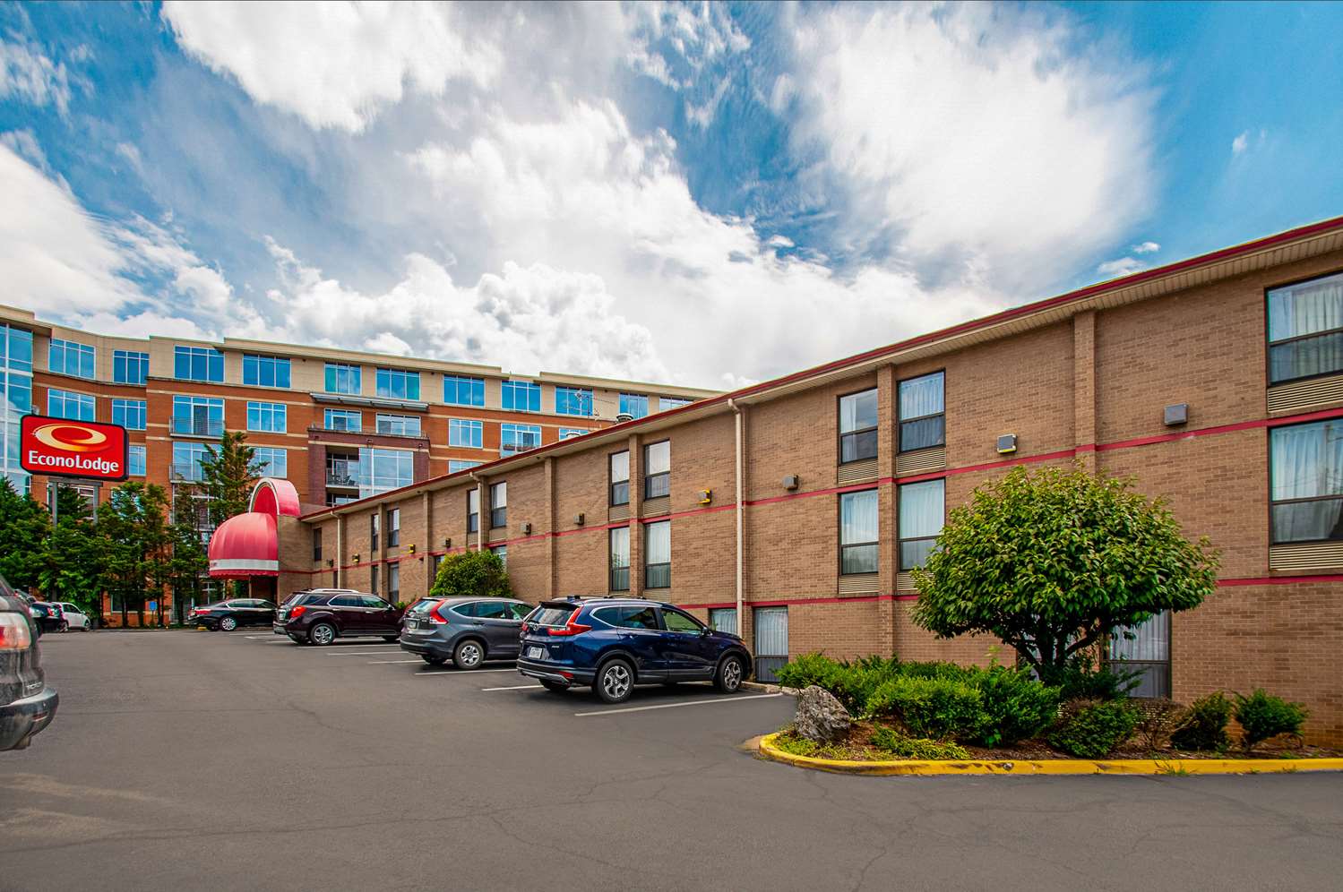 Econo Lodge Metro 35/36