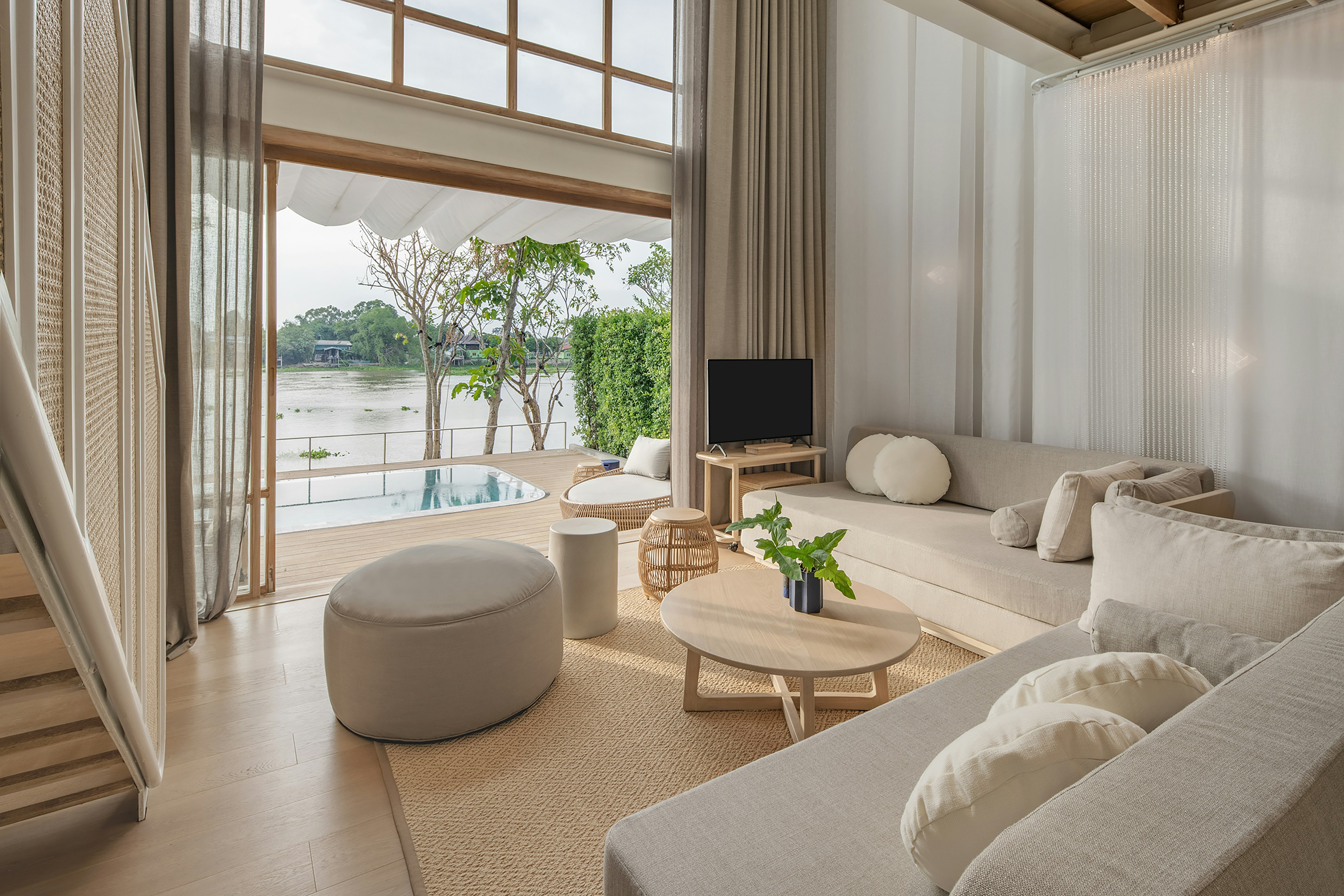 Sala Bang Pa In 13/26