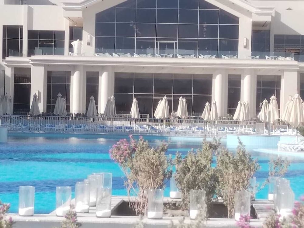 SRNTY Sahl Hasheesh in SAHL HASHEESH
