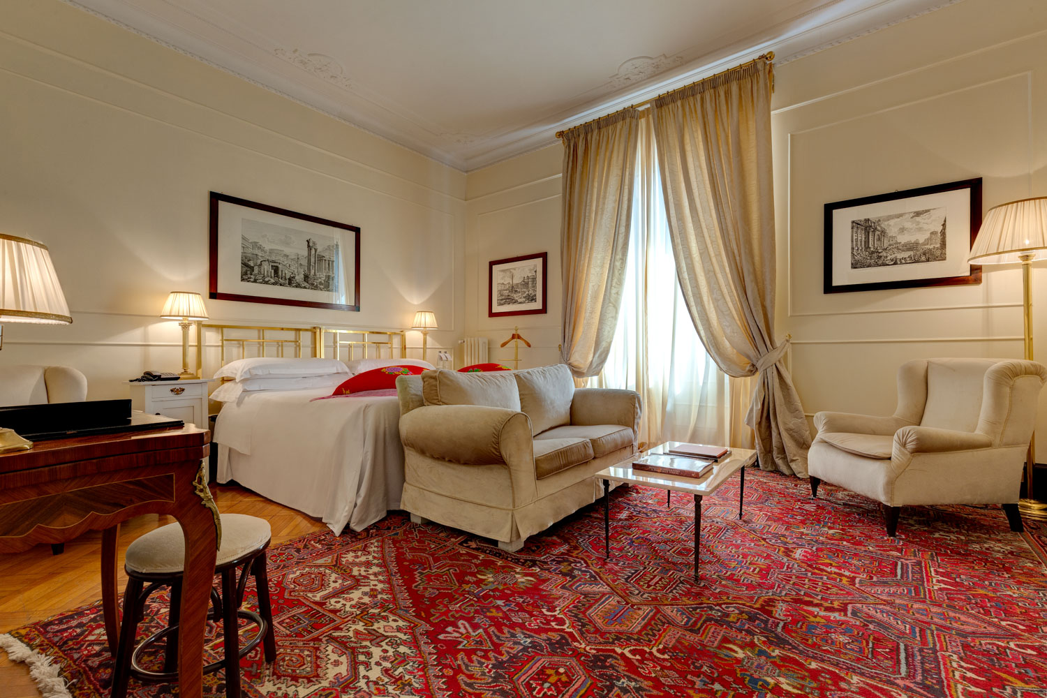 Room at Grand Hotel Plaza, ROME