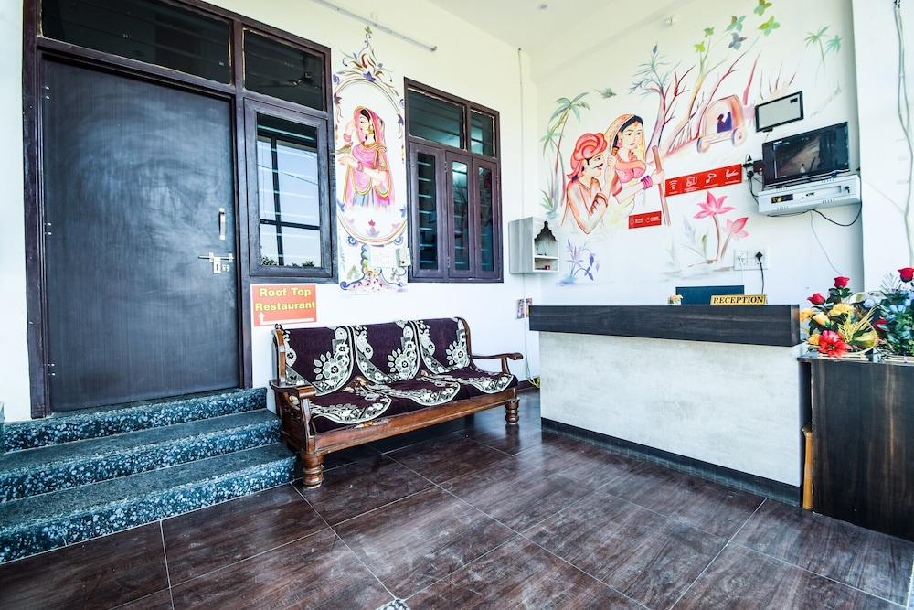 Oyo 10682 Hotel Blue Lotus 5/17