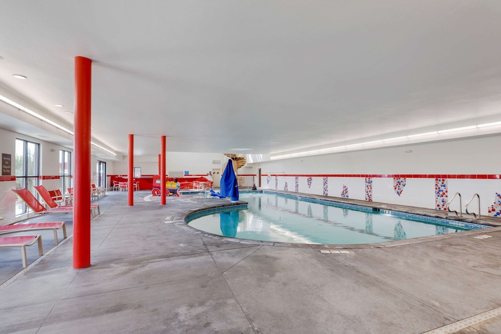 Comfort Suites Loveland 26/48