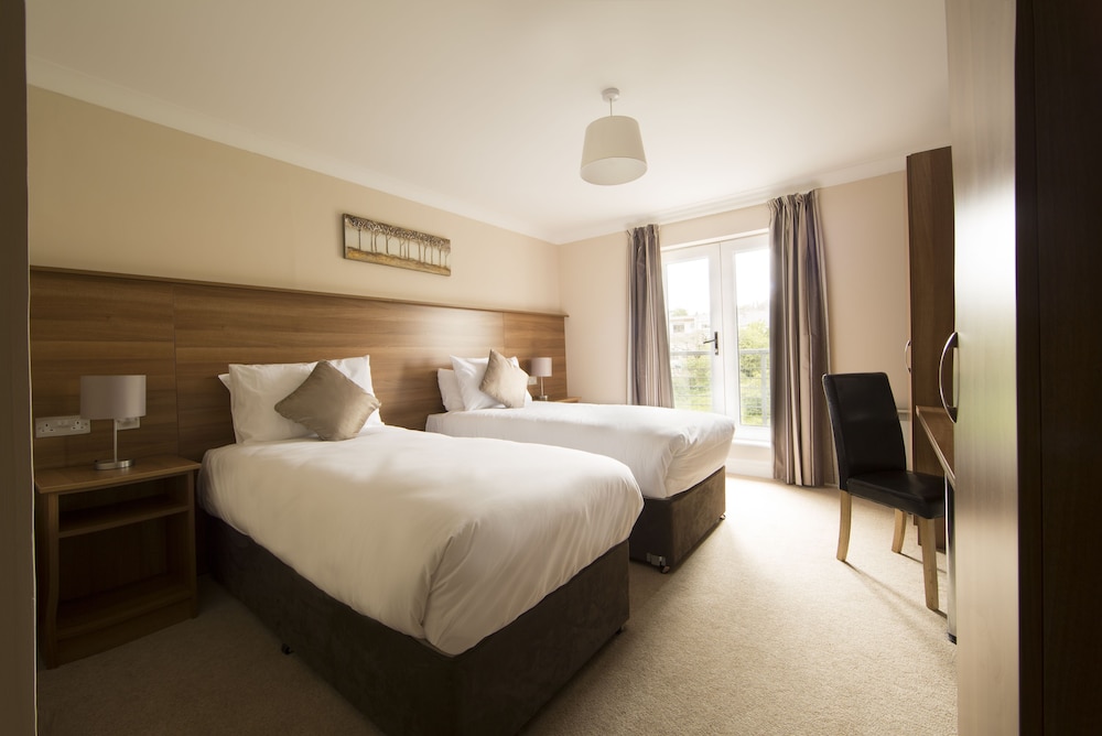 Riverside Hotel 13/50