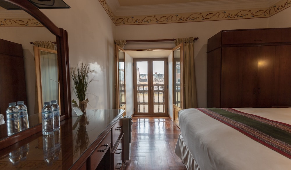 Hotel Rojas 23/68