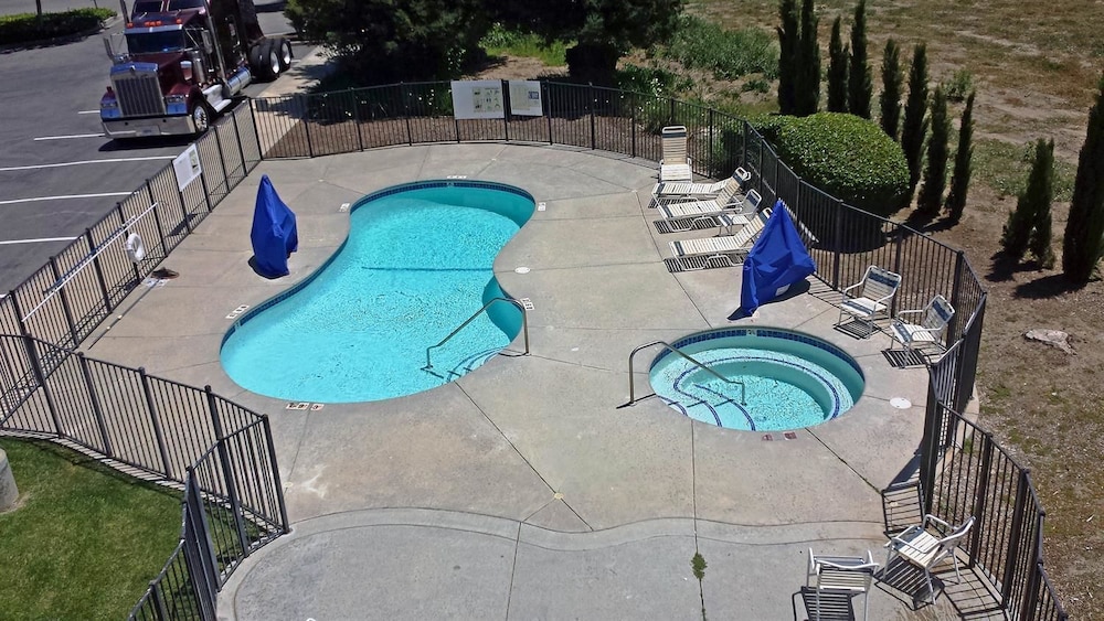Motel6 Dixon, CA 33/58