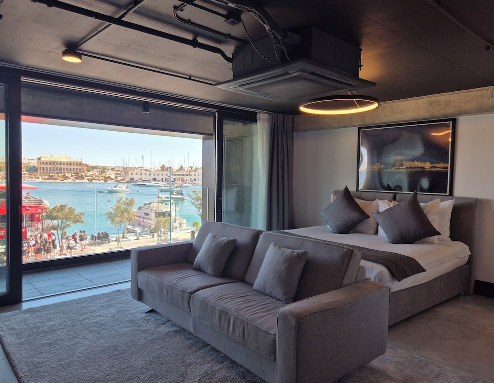 The Londoner Hotel Sliema 37/58