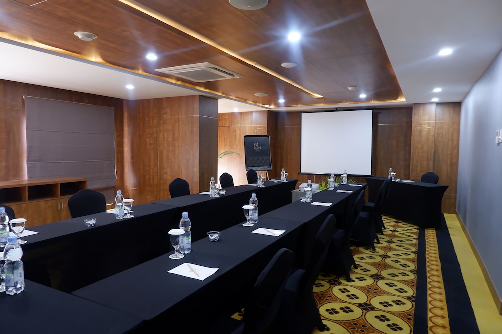 eL Hotel Yogyakarta Malioboro 57/66