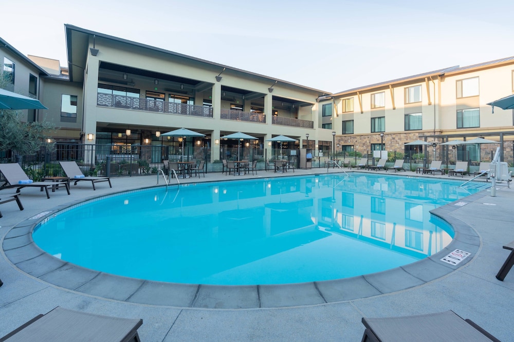 Courtyard by Marriott Thousand Oaks Agoura Hills 1/53