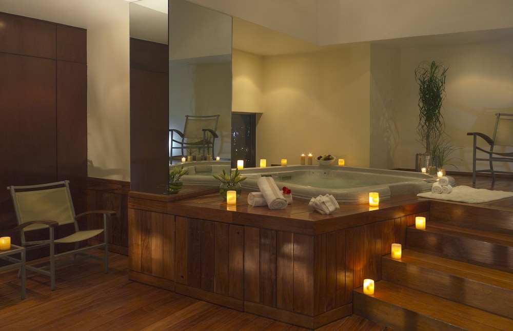 swimming pool spa