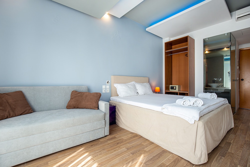 Kamari Beach Hotel 26/65
