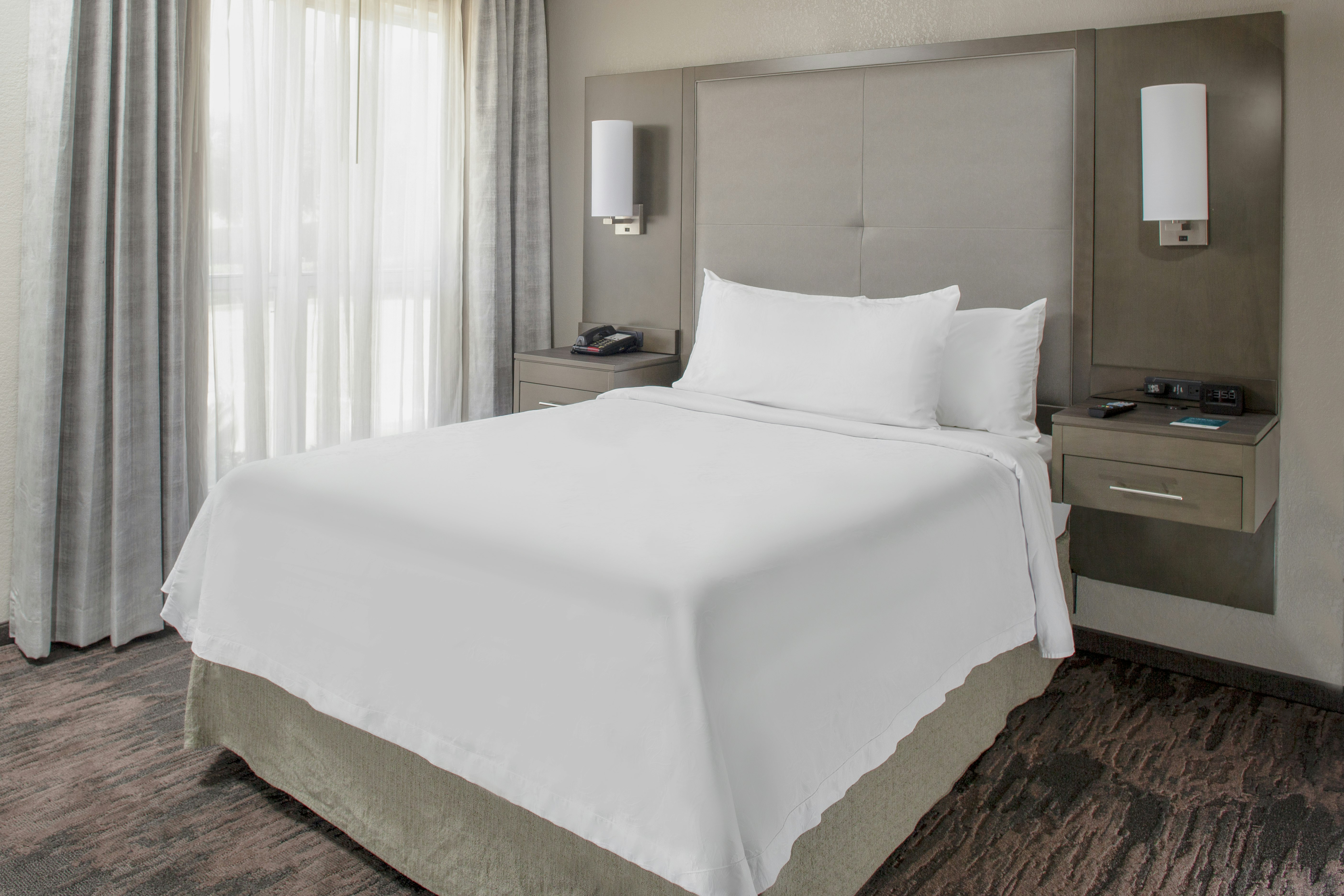 1 BEDROOM, SUITE, KING BED