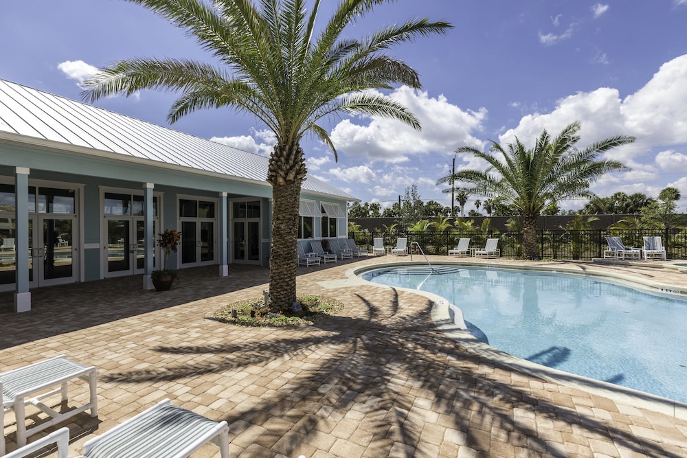 Cape Crossing Resort & Marina 61/68
