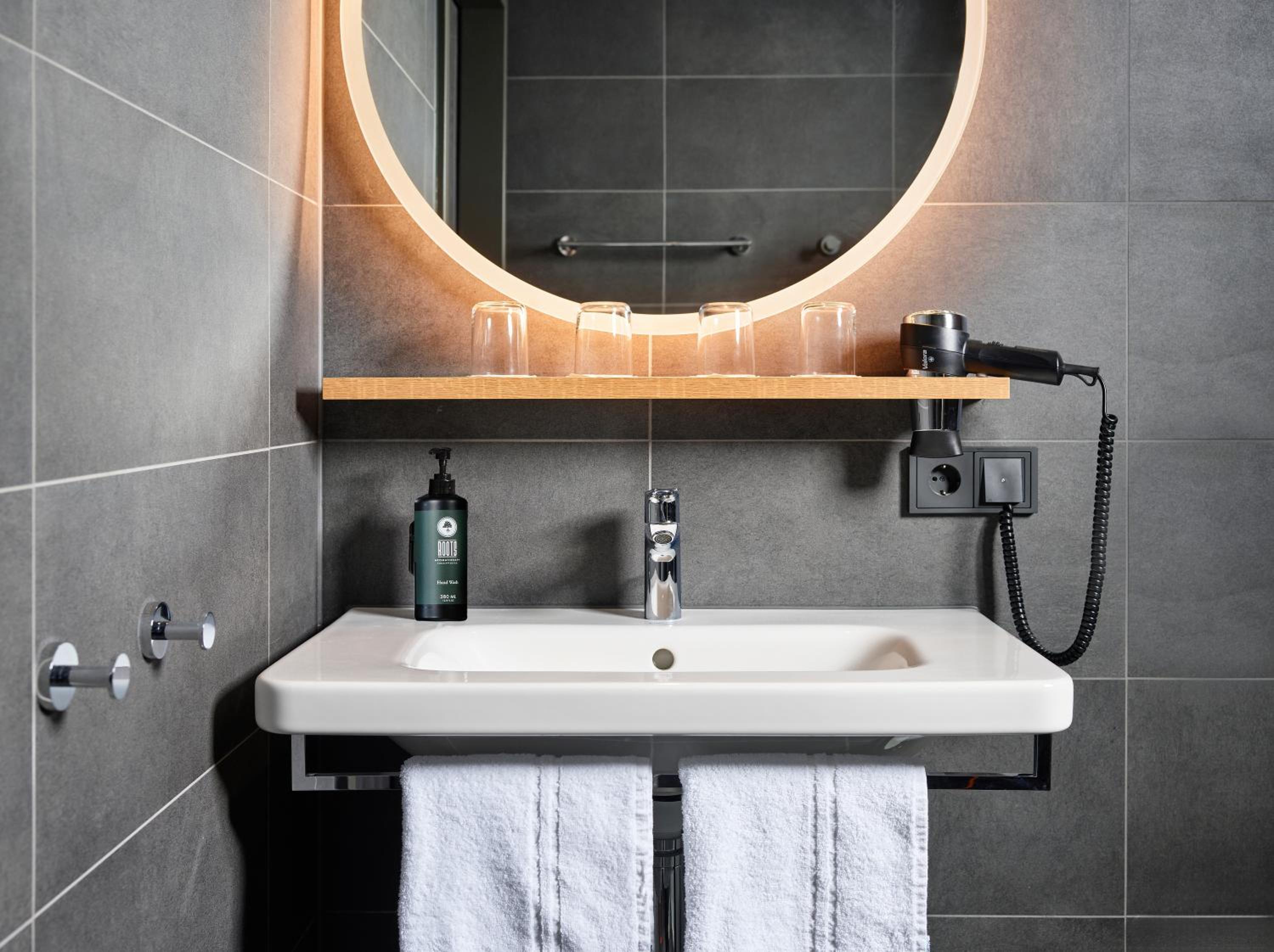 غرفة رباعية، H2 Hotel Saarbrucken 9/10