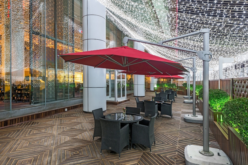 HOLIDAY INN SHIJIAZHUANG CENTRAL 76/77