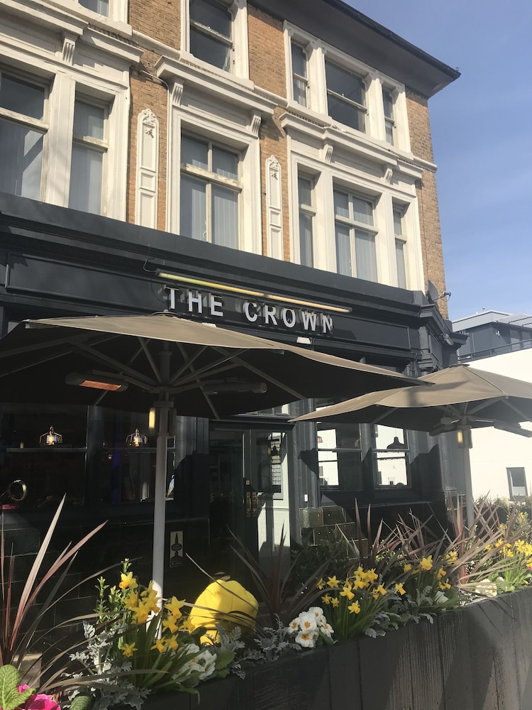 Publove the Crown Battersea 2/50