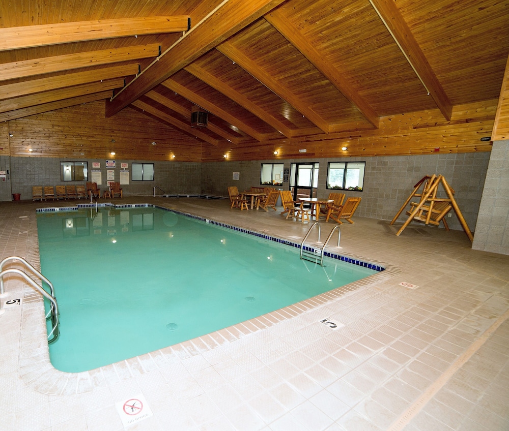 HomeTown Inn and Suites Belle Plaine 34/65