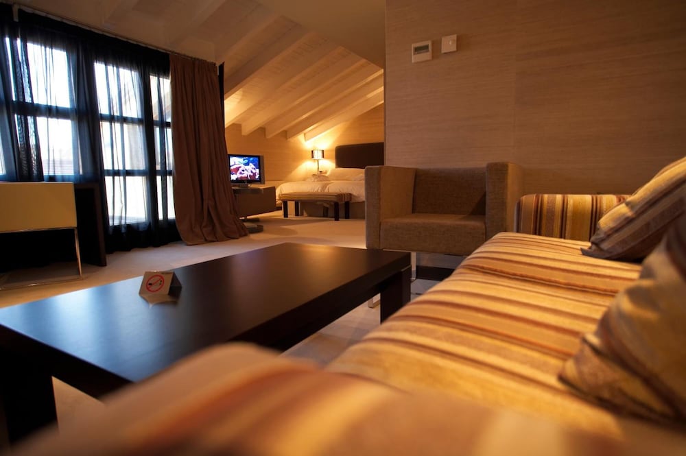Hotel La Trufa Negra 34/59