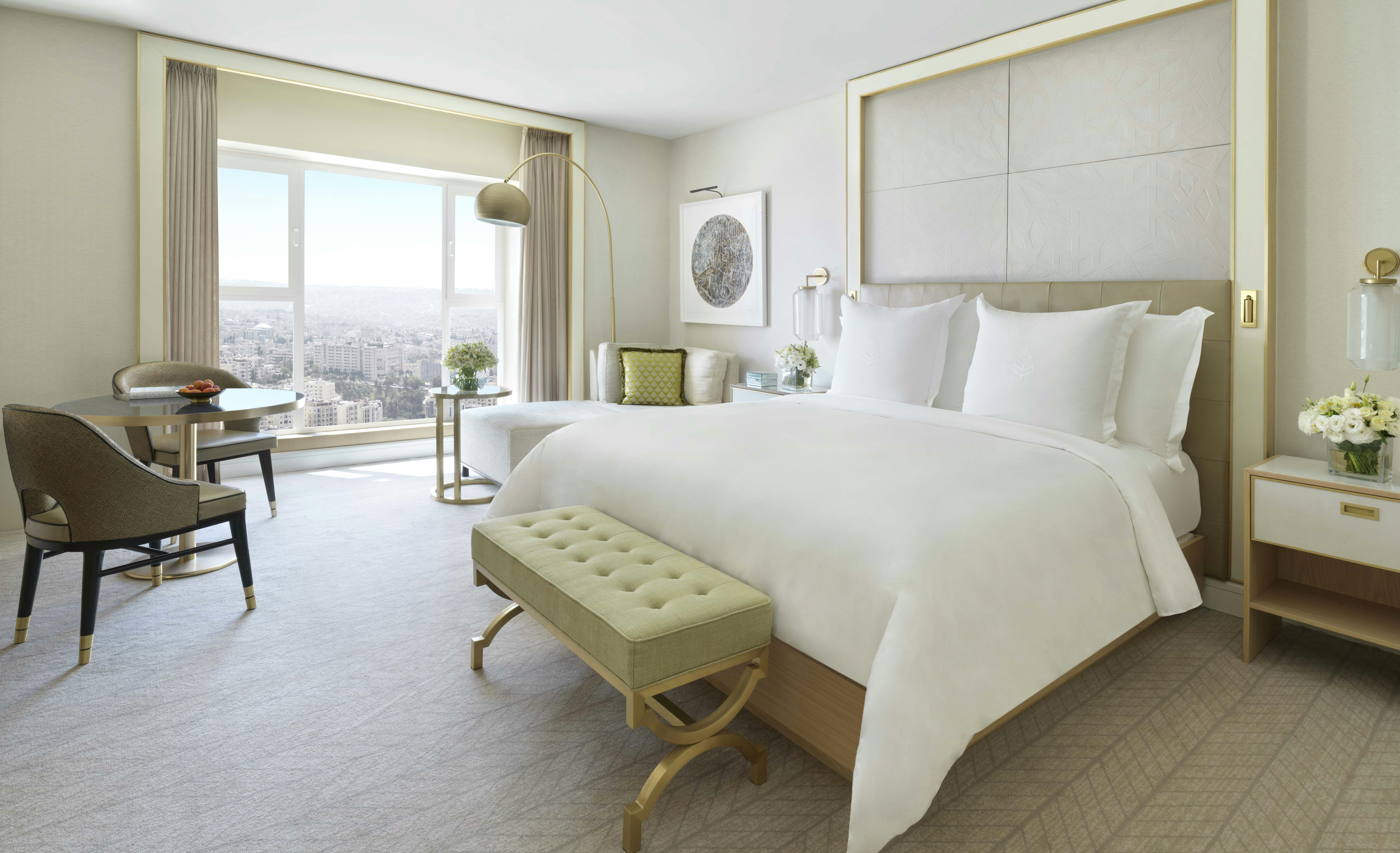 SUPERIOR, KING BED