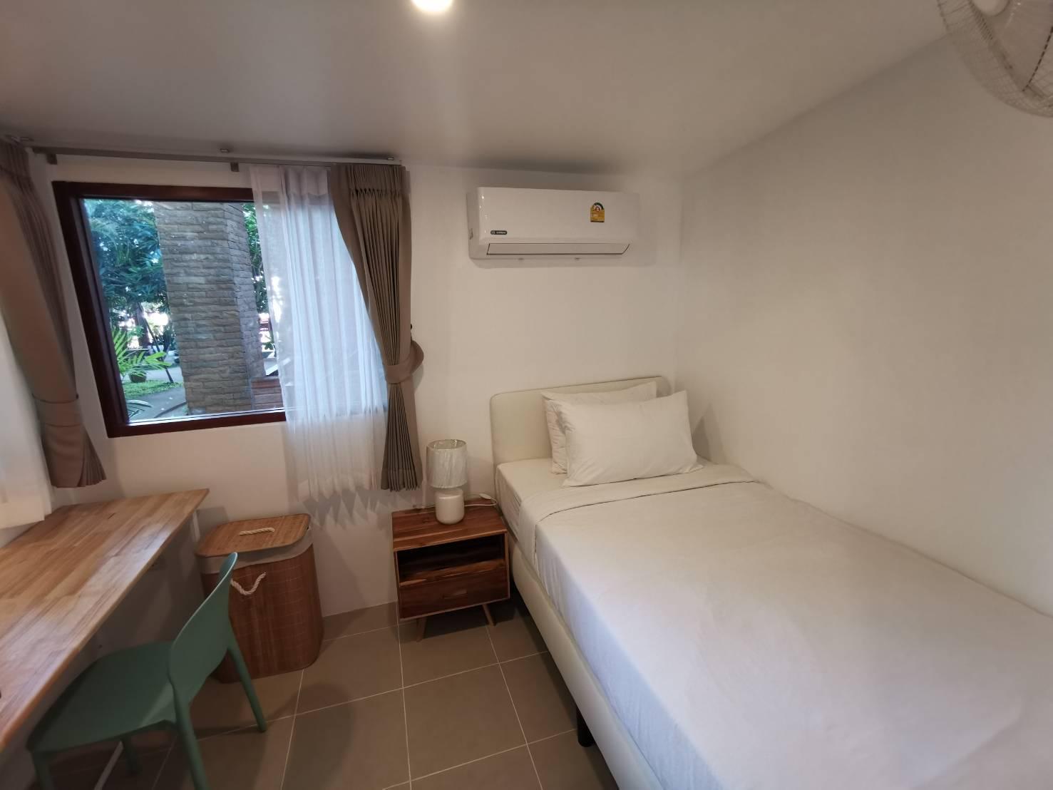 Suite, House