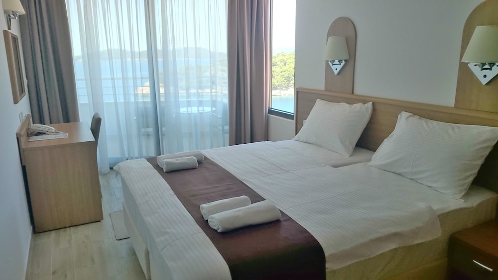 Villa Paradiso 2 12/37