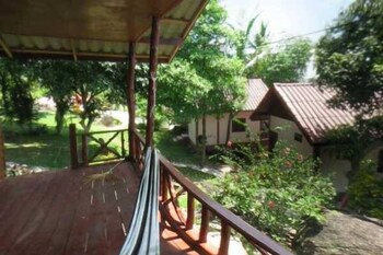 J.B Hut Bungalow 5/59