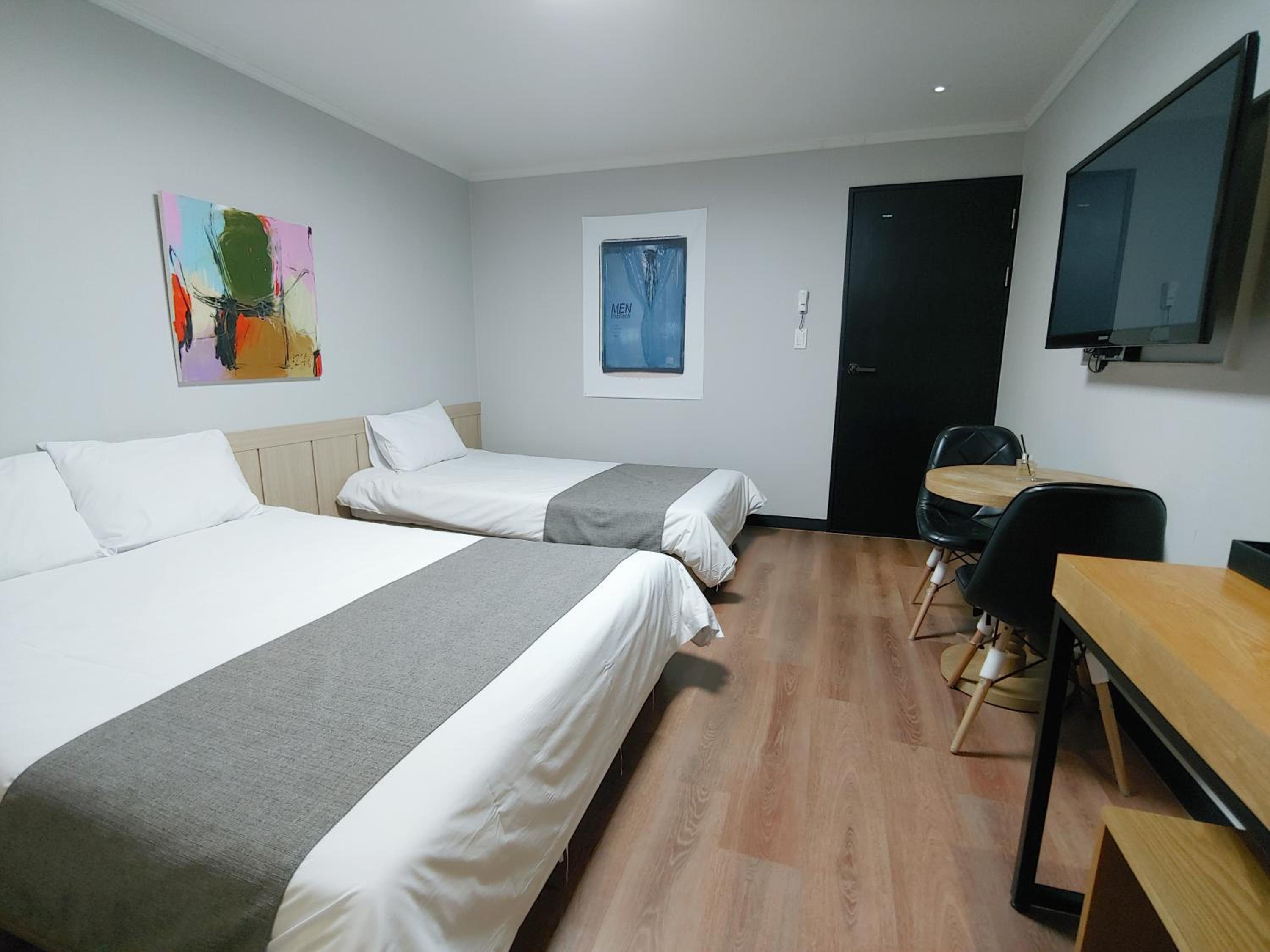 غرفة قياسية ثلاثية، HOTEL TONG YEONDONG JEJU 9/10