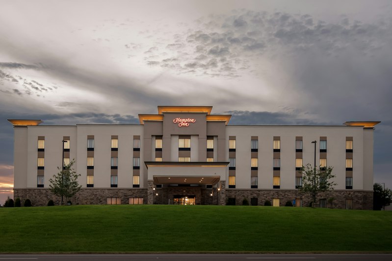 HAMPTON INN PARAGOULD 2/40