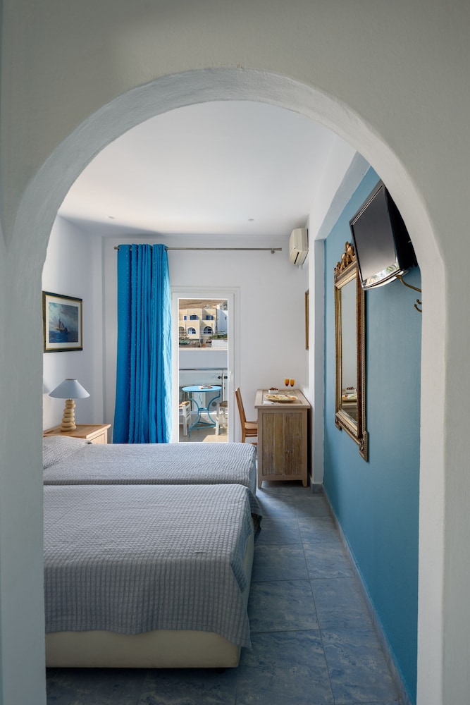 Alesahne Beach Hotel 29/74
