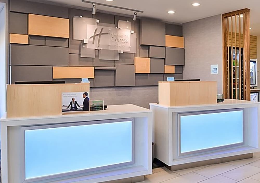 Holiday Inn Express Hotel Suites Searcy 5/50