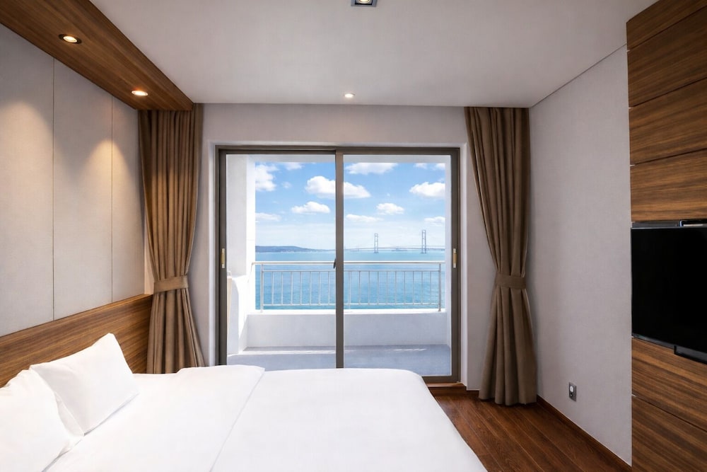 Western Grace Hotel 17/60