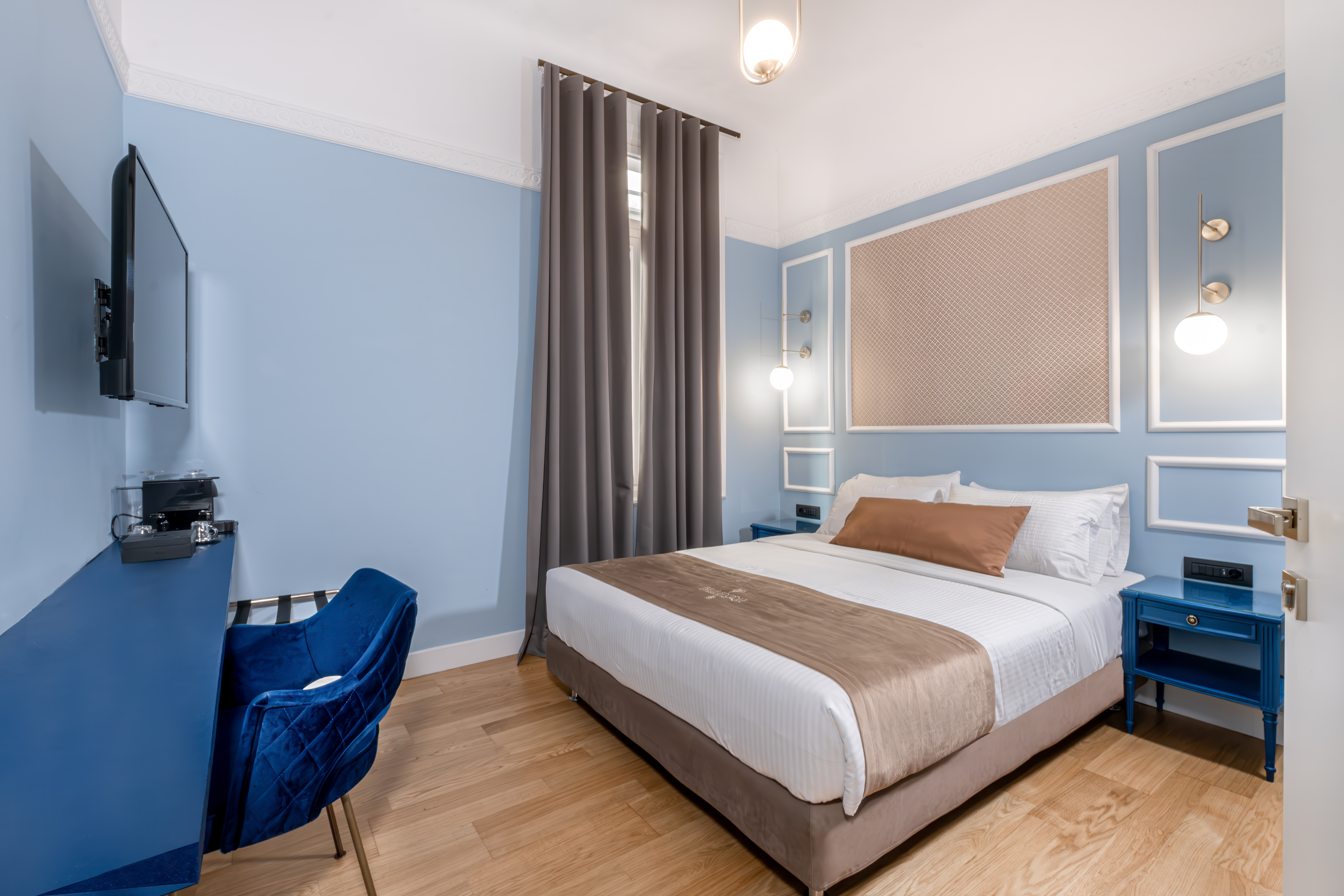 DELUXE, SUITE