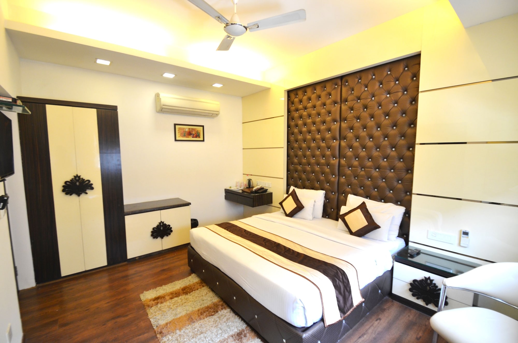 rooms