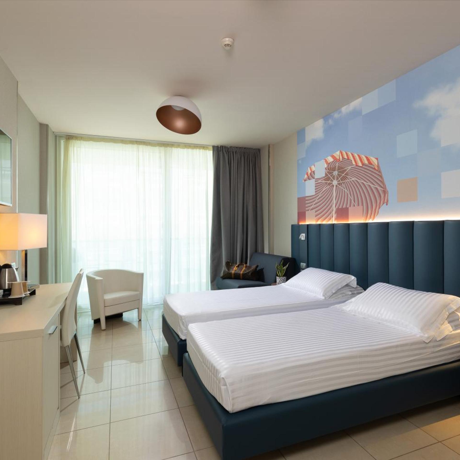 Superior, Twin Beds, Side Sea View, Balcony