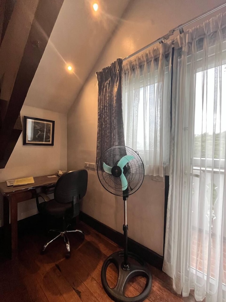 Safari Lodge Baguio By Log Cabin Hotel 65/76