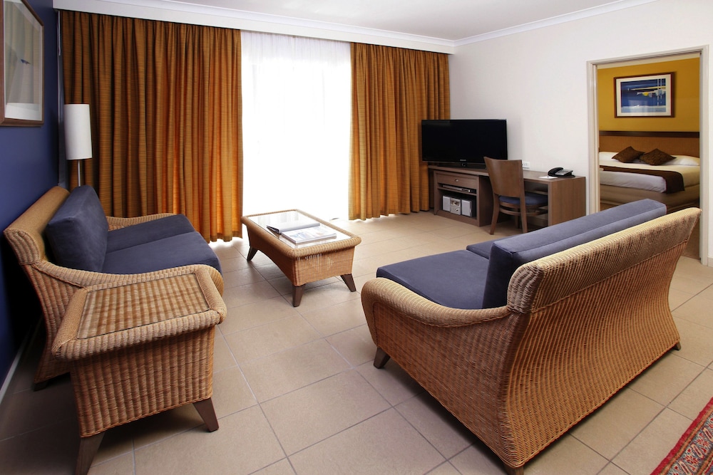 Mantra Geraldton 35/65