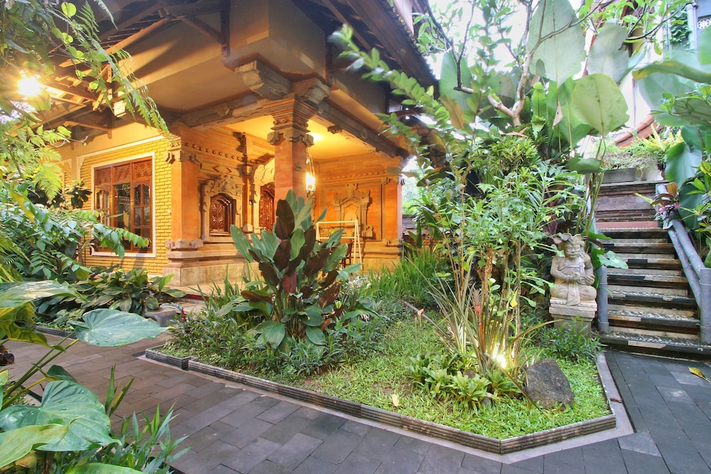 Hibiscus Cottages 2/61